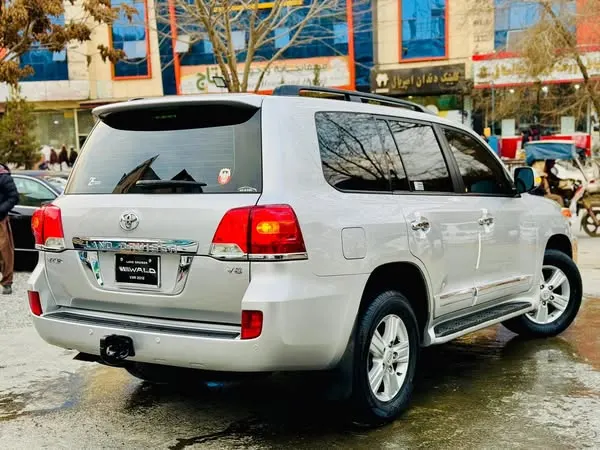 Toyota Land Cruiser 2012 (3)