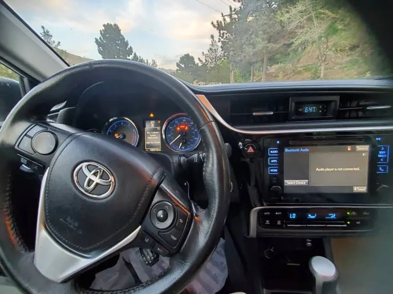 Toyota Corolla 2017 (4)