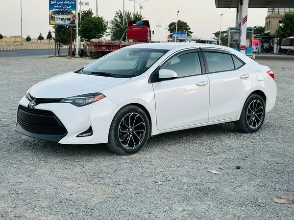 Toyota Corolla 2017 (2)