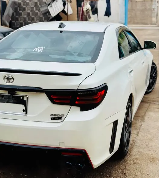 Toyota Mark X Sport GS 2011 (3)