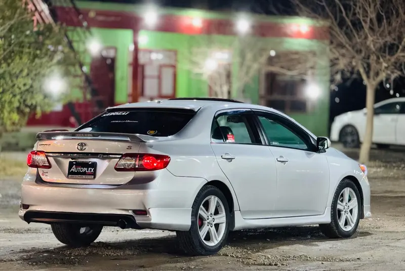 Toyota Corolla 2013 (3)