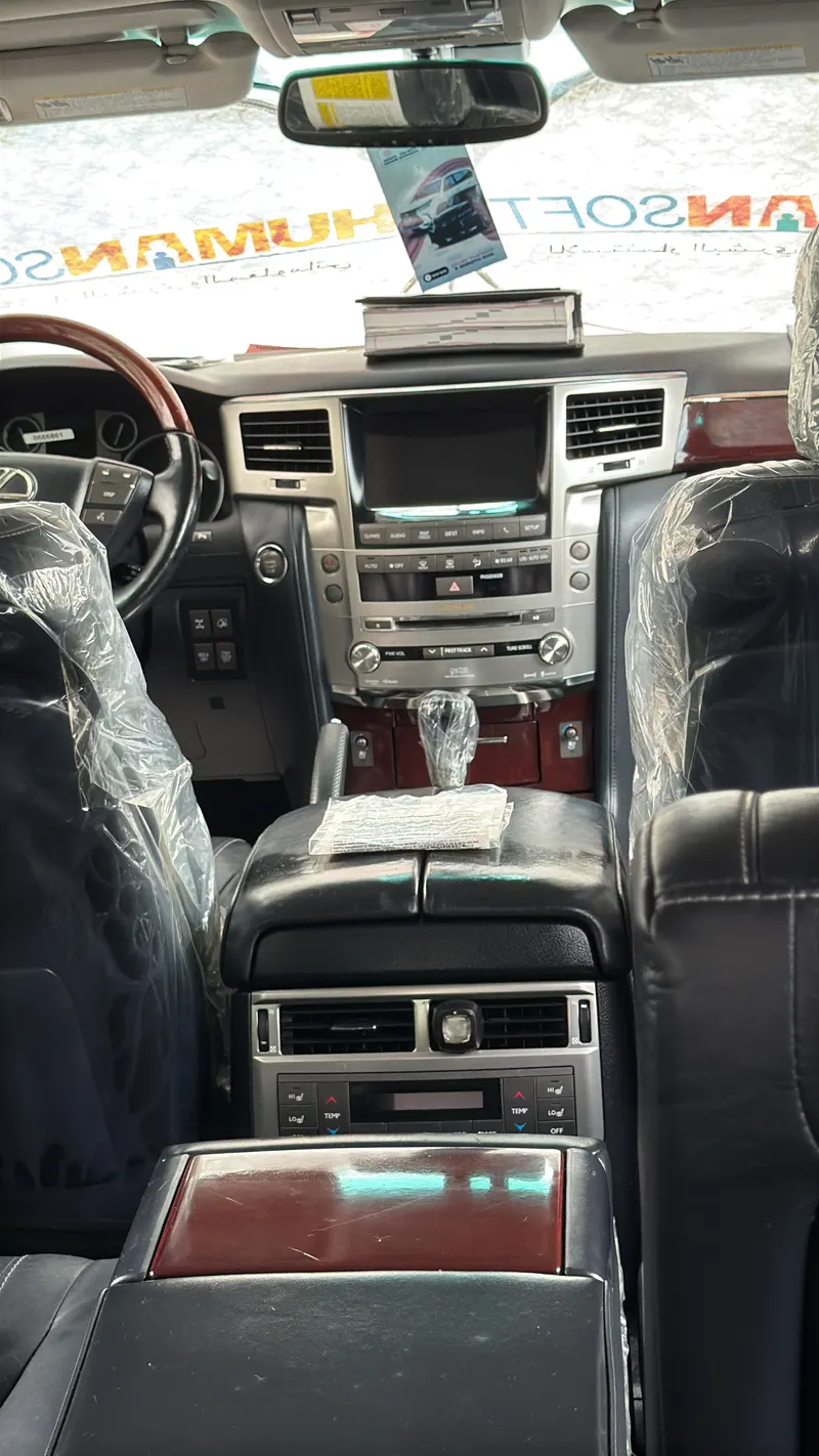 Lexus LX570 2013 (4)
