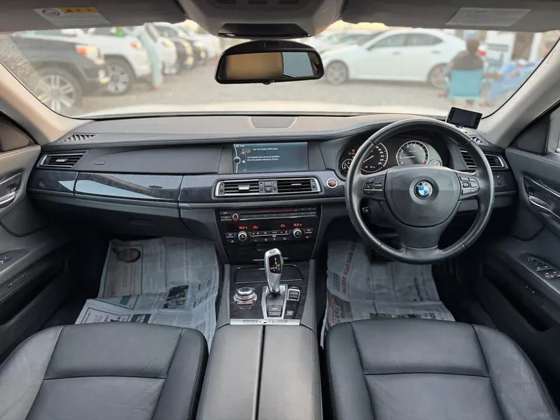 BMW 760Li 2013 (4)