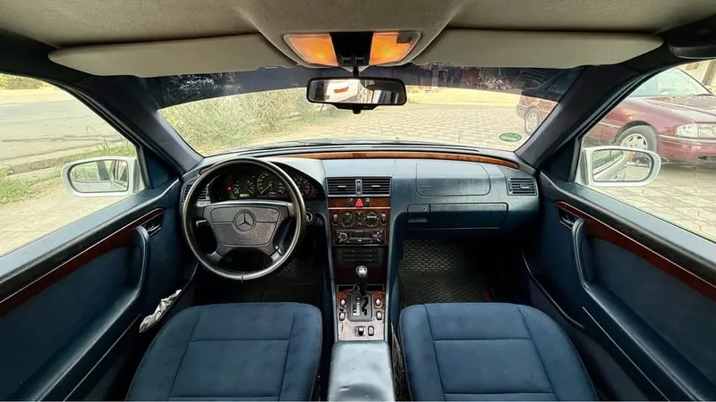 Mercedes-Benz 1996 (4)