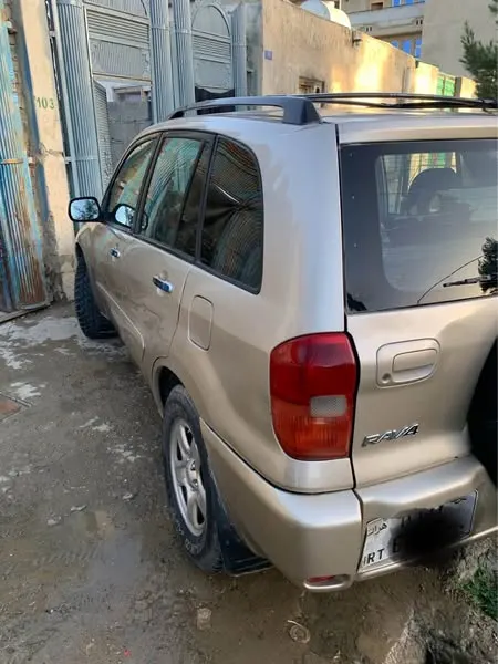 Toyota RAV4 2005 (3)