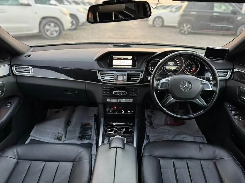 Mercedes-Benz E200 2015 (4)
