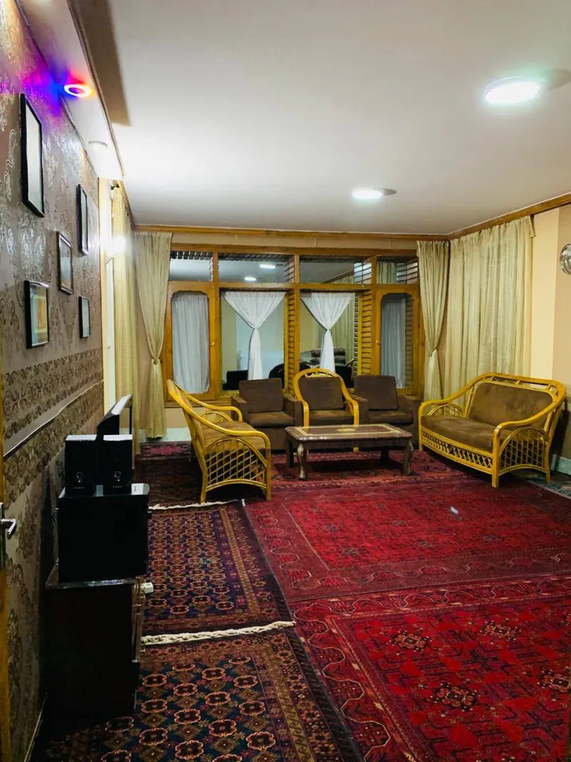 House Floor For Rent (2)