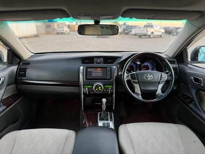Toyota Mark X 2011 (4)
