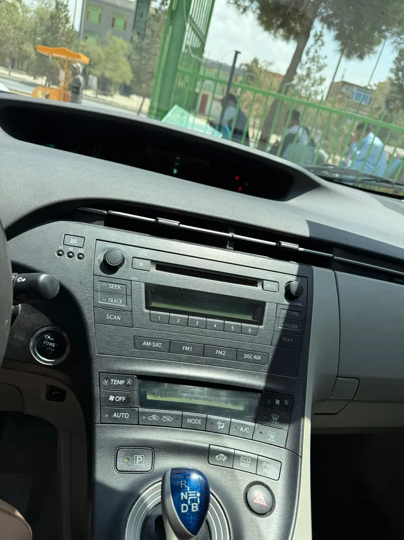 Toyota Prius (4)