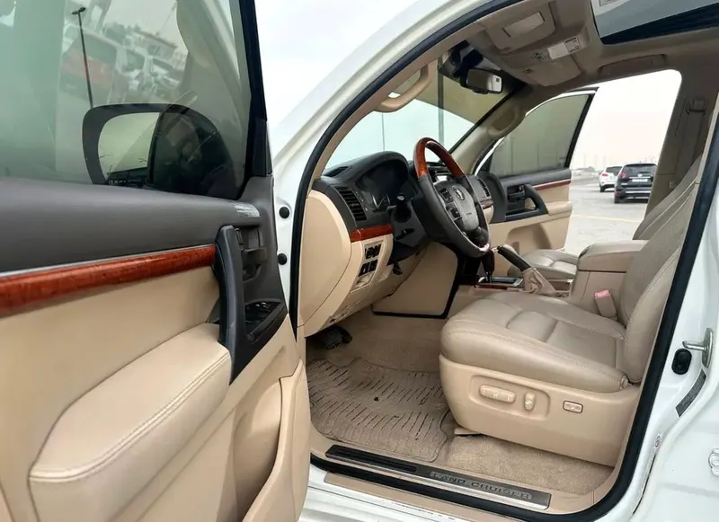 Toyota Land Cruiser 2013 (3)