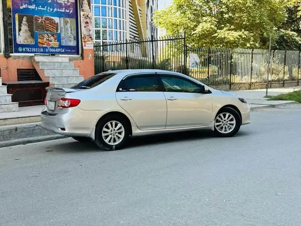 Toyota Corolla 2010 (2)
