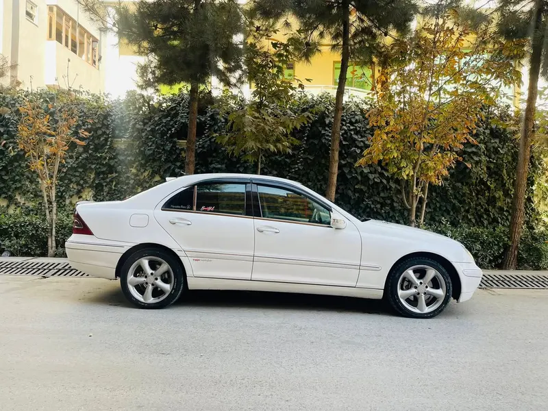 Mercedes-Benz 2001 (2)
