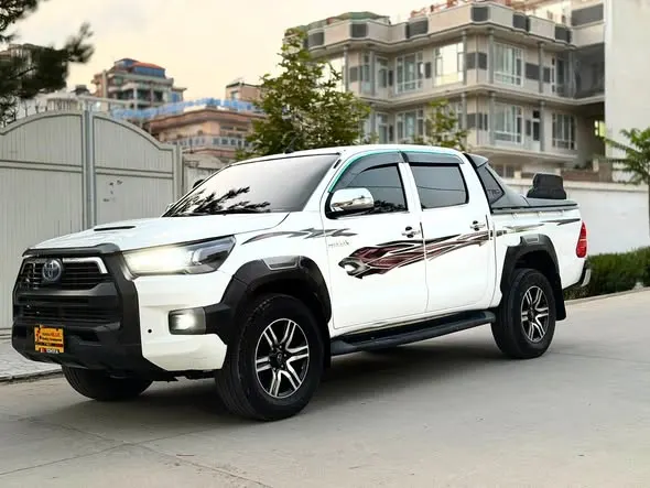 Toyota Hilux 2010 (2)