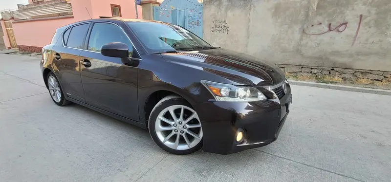 Lexus 2011 (2)