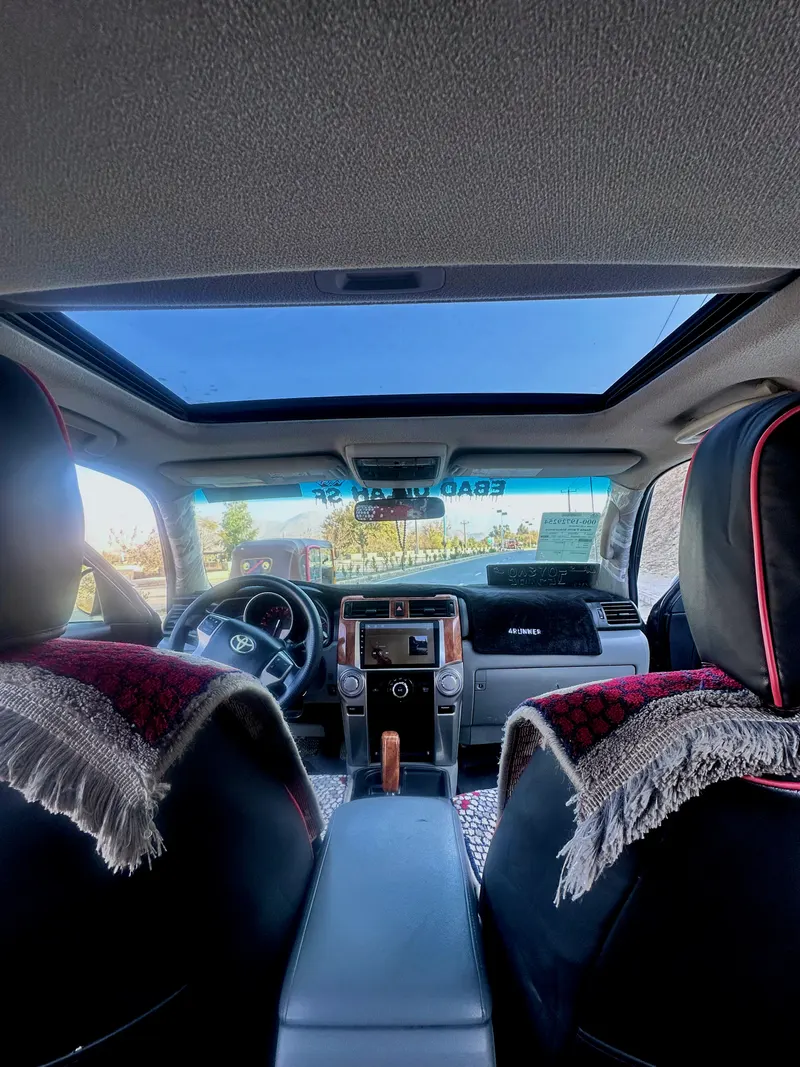 Toyota 4Runner 2011 (4)