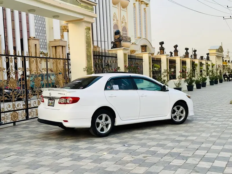 Toyota Corolla 2012 (3)