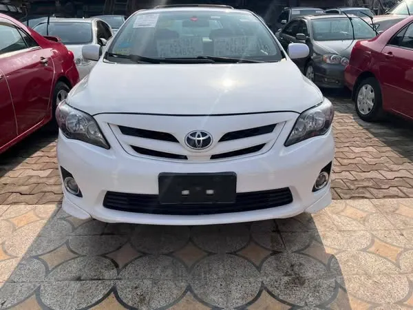 Toyota Corolla 2013 (1)
