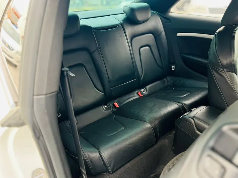 Audi A5 2011 (4)