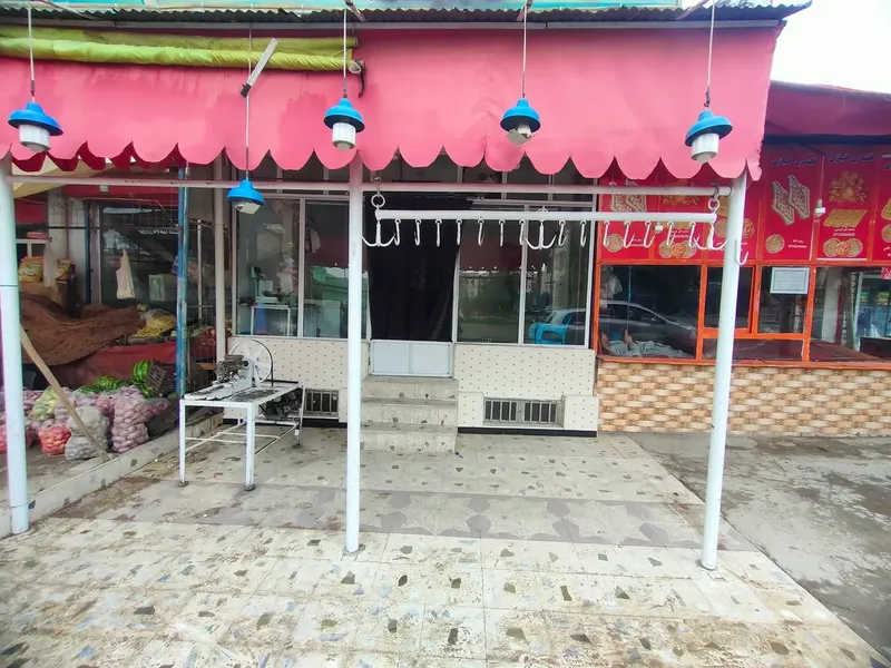 دکان برای فروش، 20 m²، با زیرزمین، سر سرک اصلی (4)