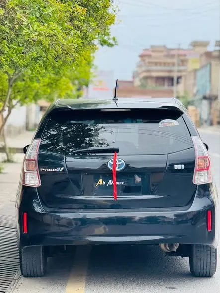 Toyota Prius 2016 (3)