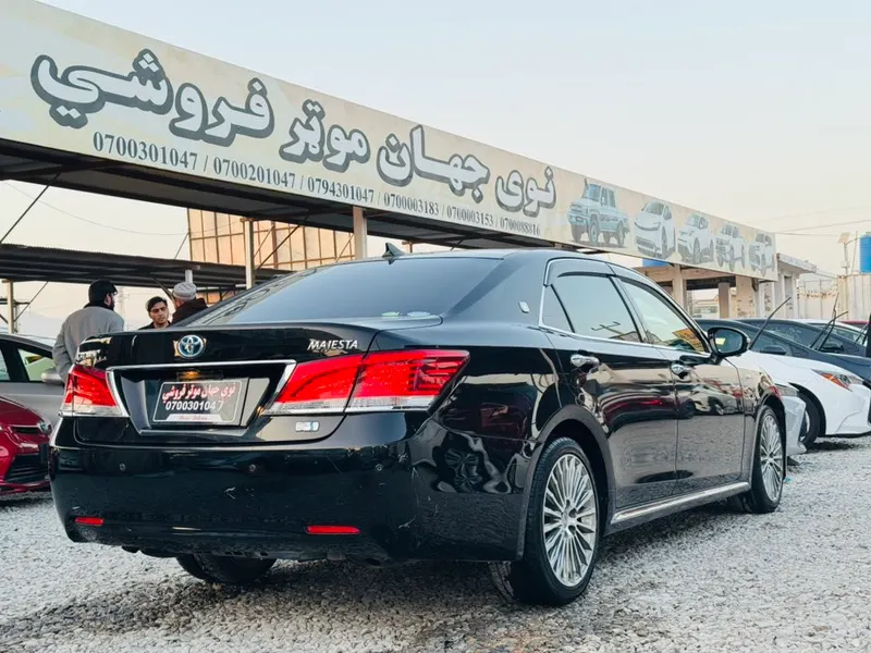 Toyota Crown 2013 (3)