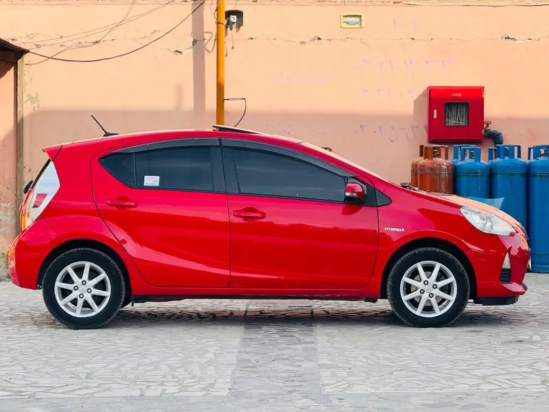 TOYOTA PRIUS C 2014 (3)
