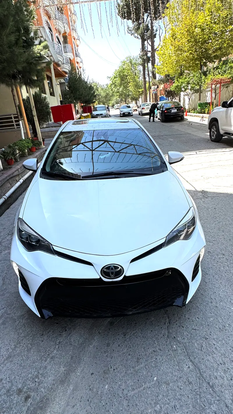 Toyota Corolla 2018 (5)