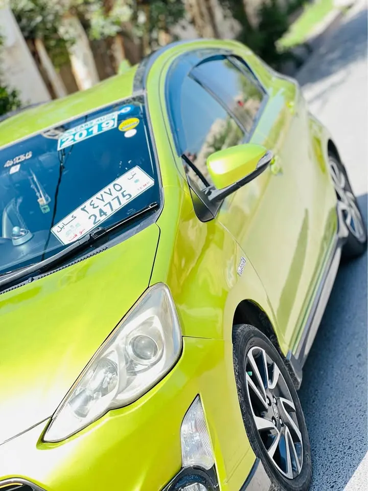 Toyota Aqua 2015 (2)