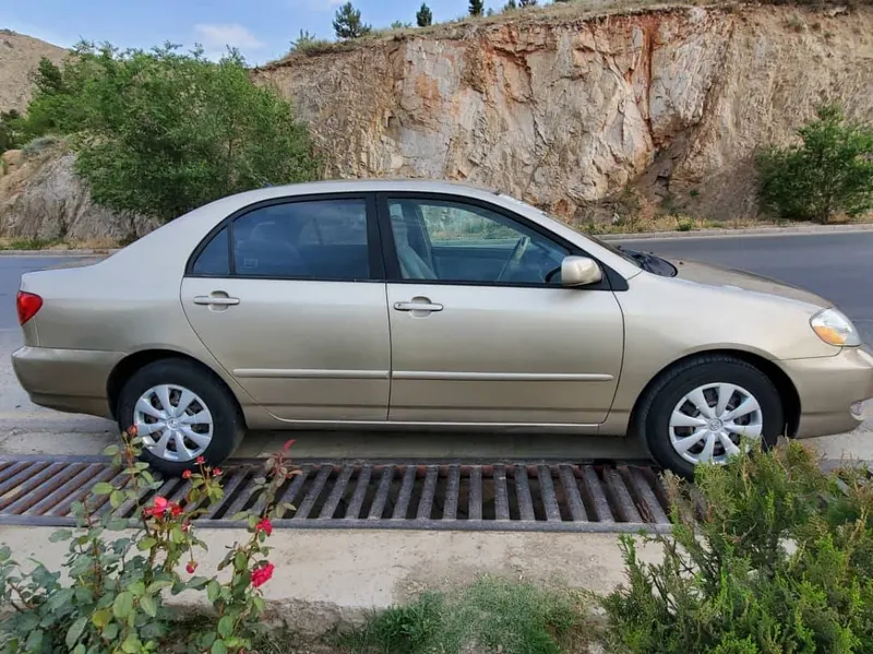 Toyota Corolla 2006 (2)