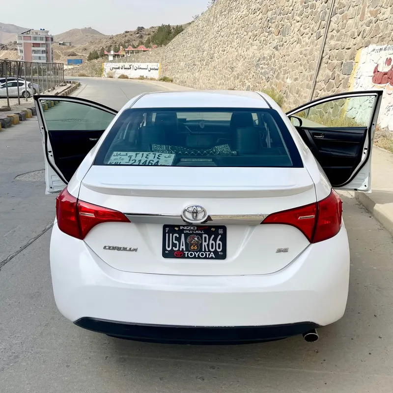 Toyota Corolla 2017 (2)