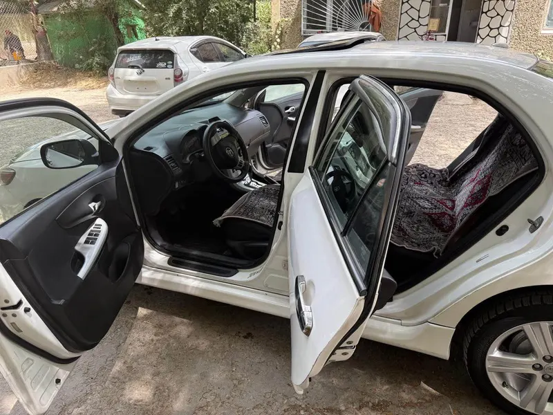 Toyota Corolla 2009 (2)