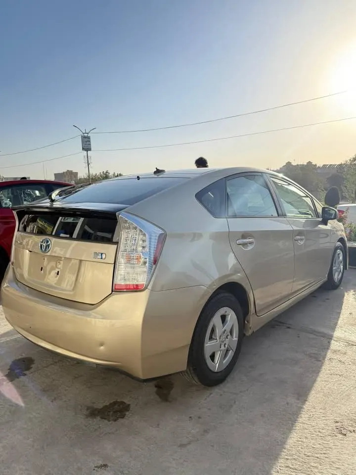 Toyota Prius 2011 (3)