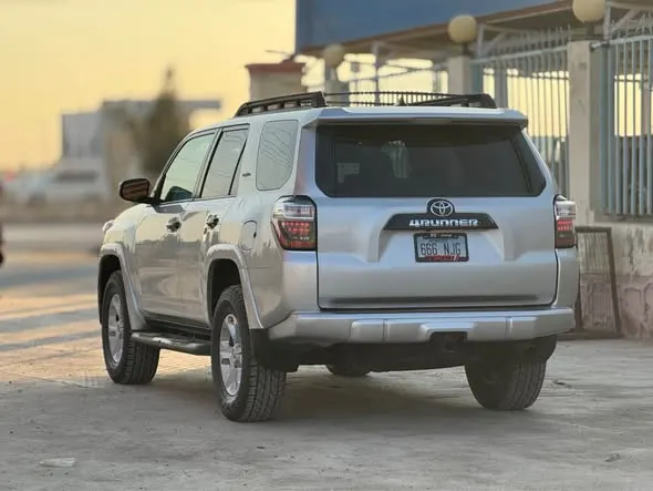 Toyota 4Runner TRD 2010 (3)