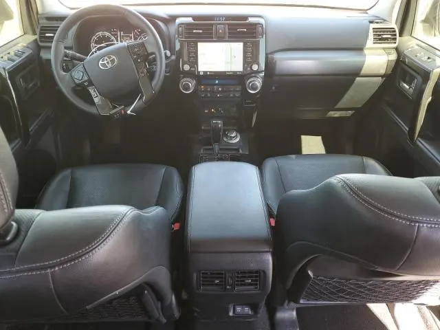 Toyota 4 Runner 2021 (4)