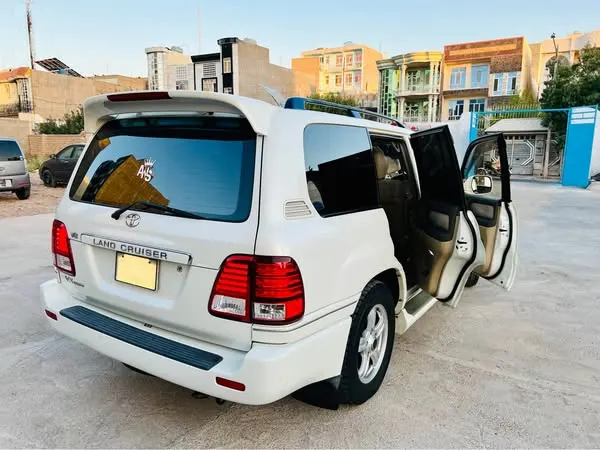 Toyota Land Cruiser Limited 2004 (3)