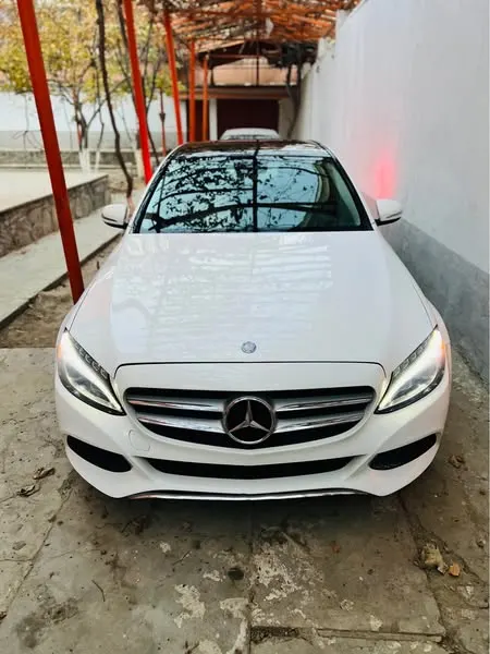 Mercedes-Benz C300 2016 (1)