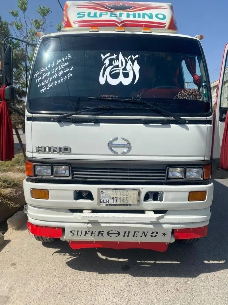 Hino Truck 2002 (2)