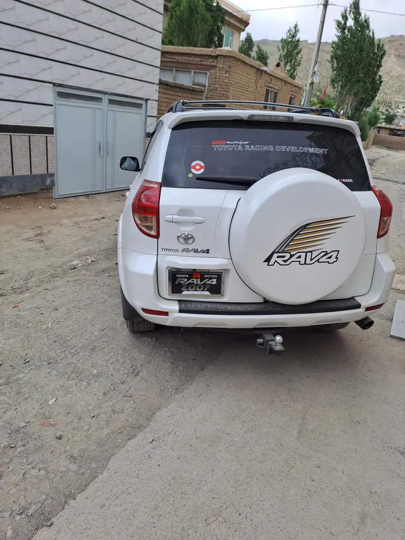 Toyota RAV4 (7)