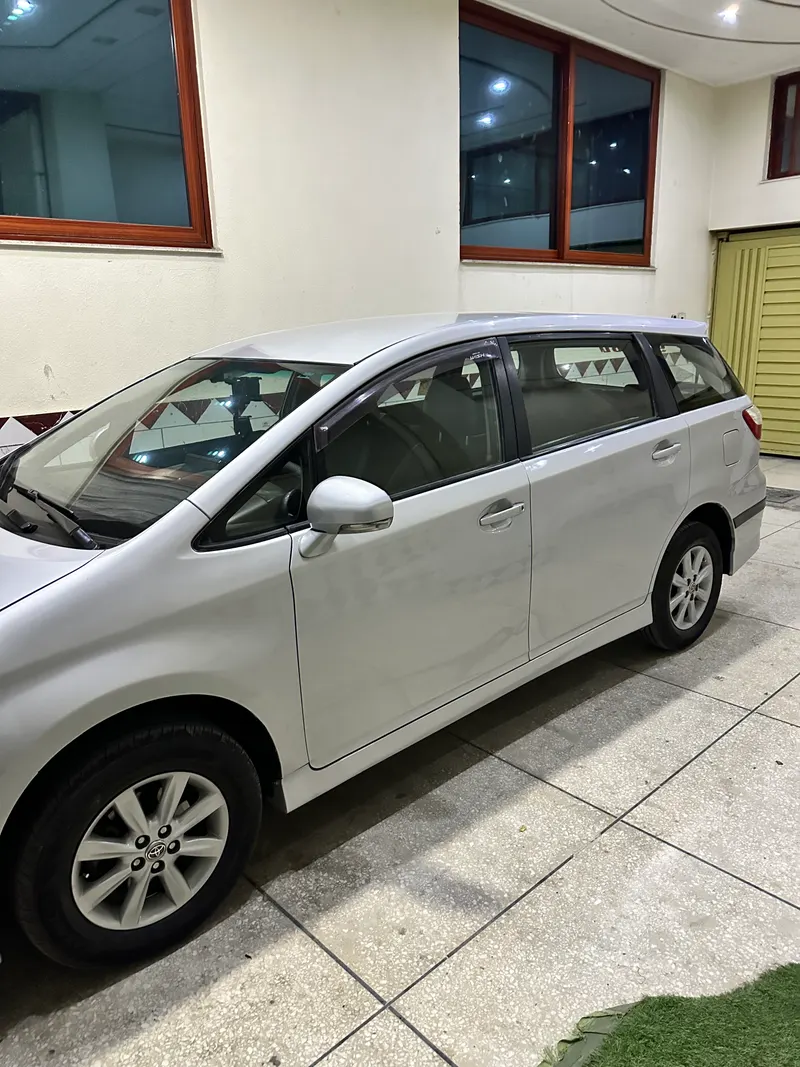 Toyota Wish 2011-2013 (3)