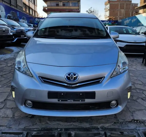 Toyota Prius 2013 (1)