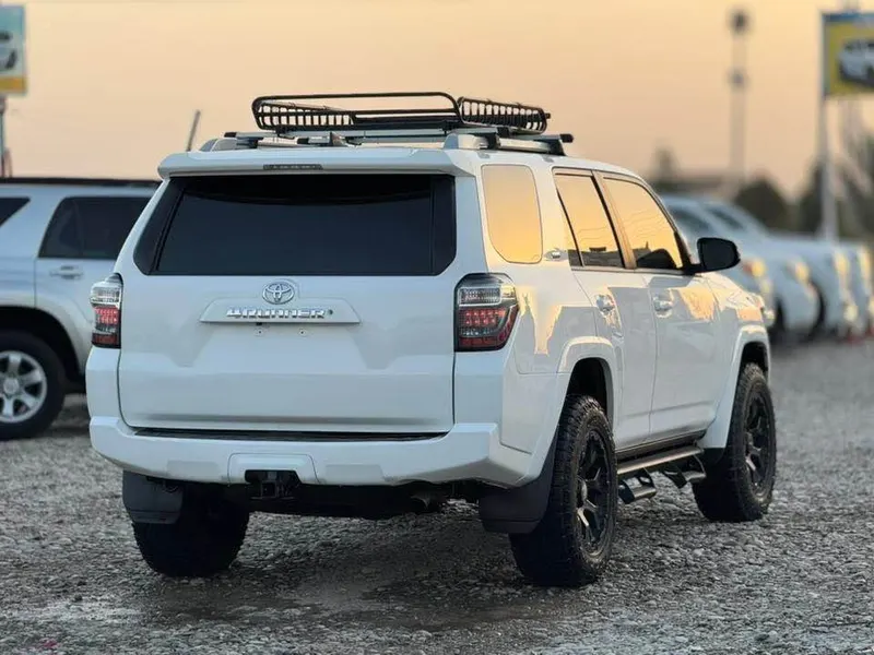 تویوتا 4Runner SR5 2018 (2)