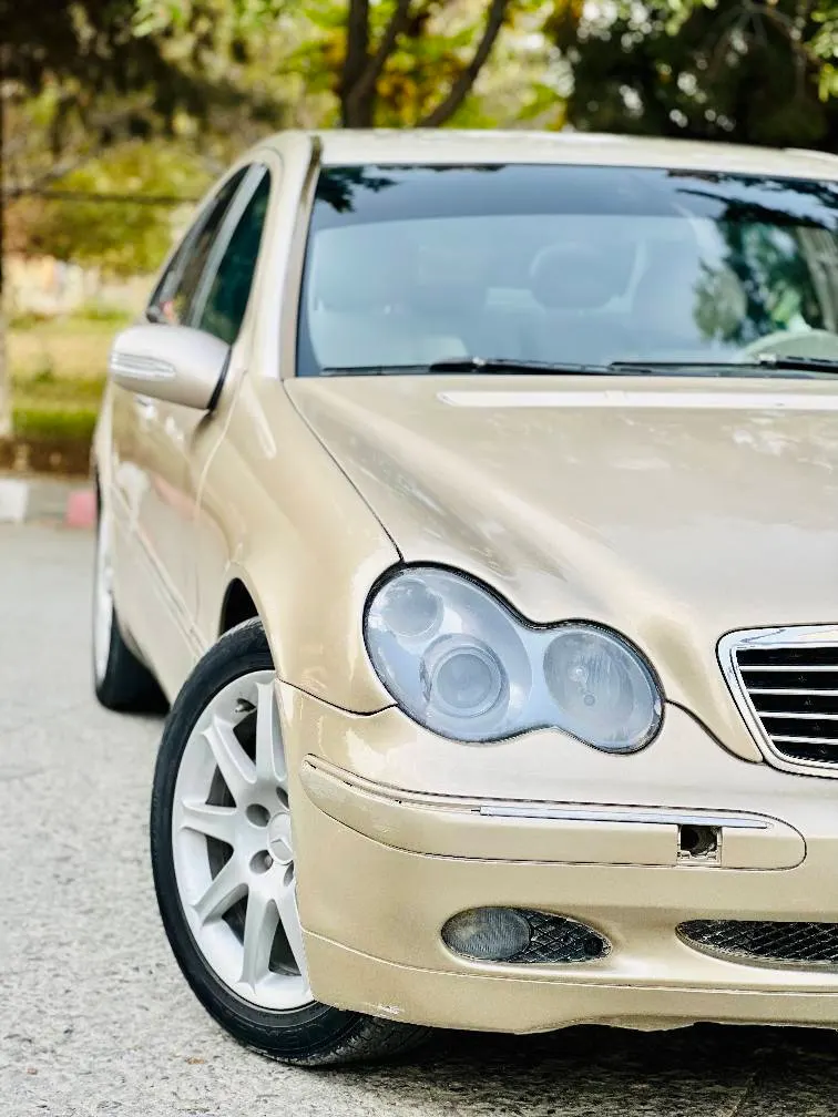 Mercedes-Benz 2003 (2)