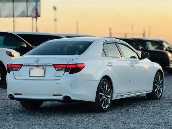 Toyota Mark X Premium 2012 (3)