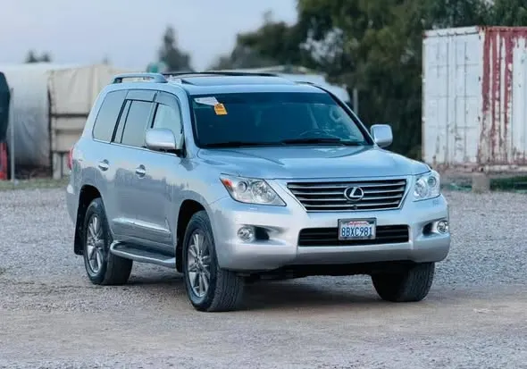 Lexus 570 2009 (1)