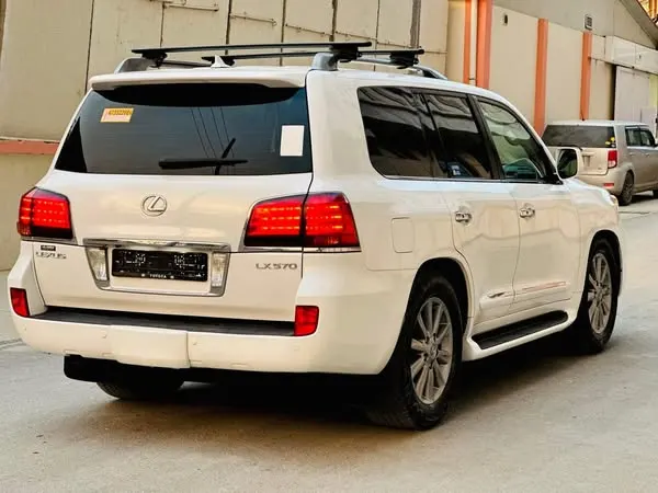 2009 V8 Vehicle (3)