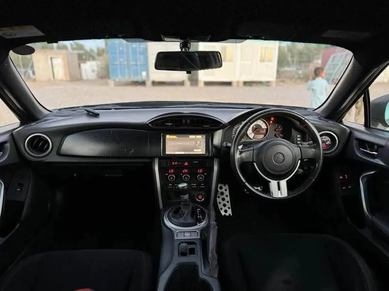 تویوتا GT86 2012 (4)