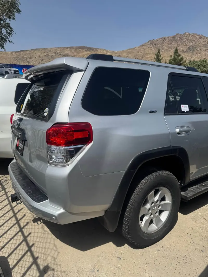 Toyota 4 Runner 2011 (3)