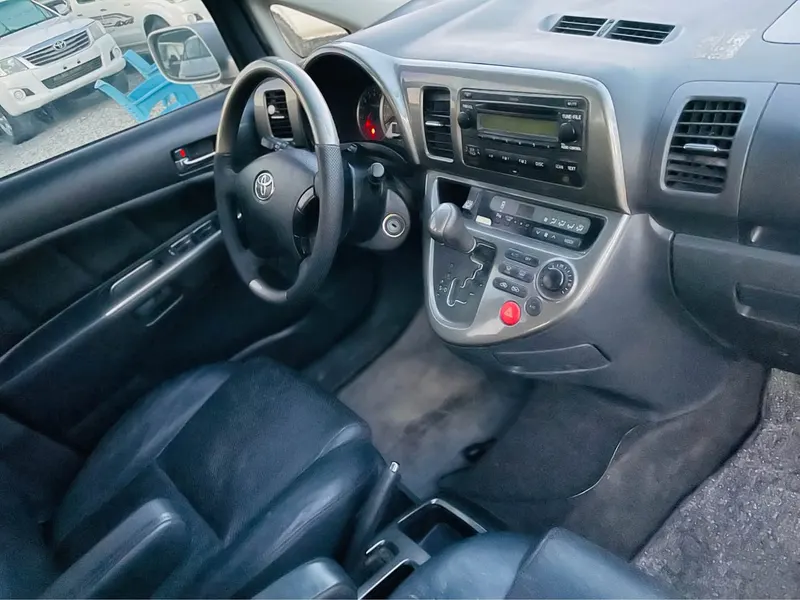 Toyota Fielder 2005 (4)
