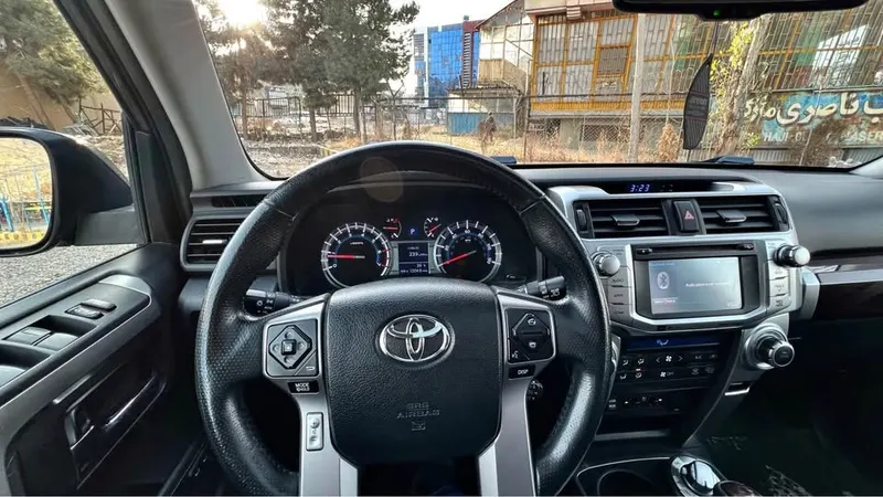 Toyota 4Runner 2018 (4)
