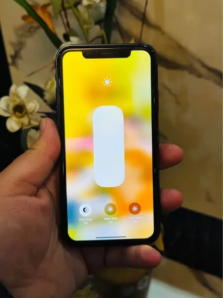 I Phone XR (2)